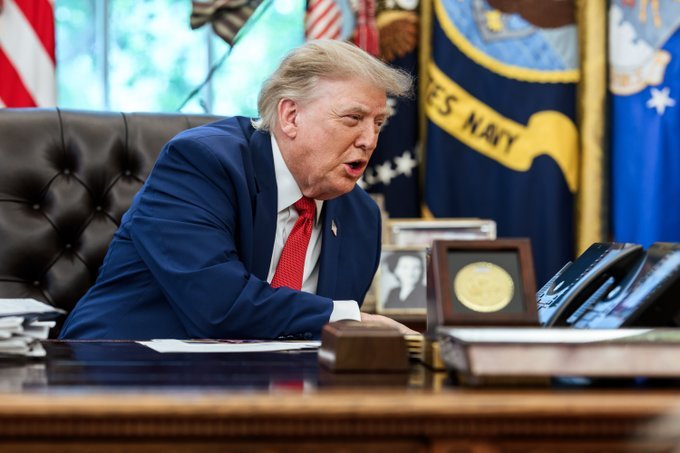 Trump Urges Iran to Raise ‘White Flag of Surrender’ as 60-Day Ceasefire Understanding Expires