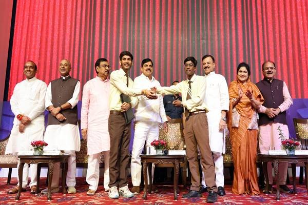 Students Should Remain Humble in Success and Learn From Failure: CM Dr. Yadav