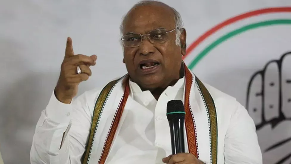Kharge Urges Nadda to Ensure FIR Over ‘Shuddhikaran’ Ritual After Haldwani Rally