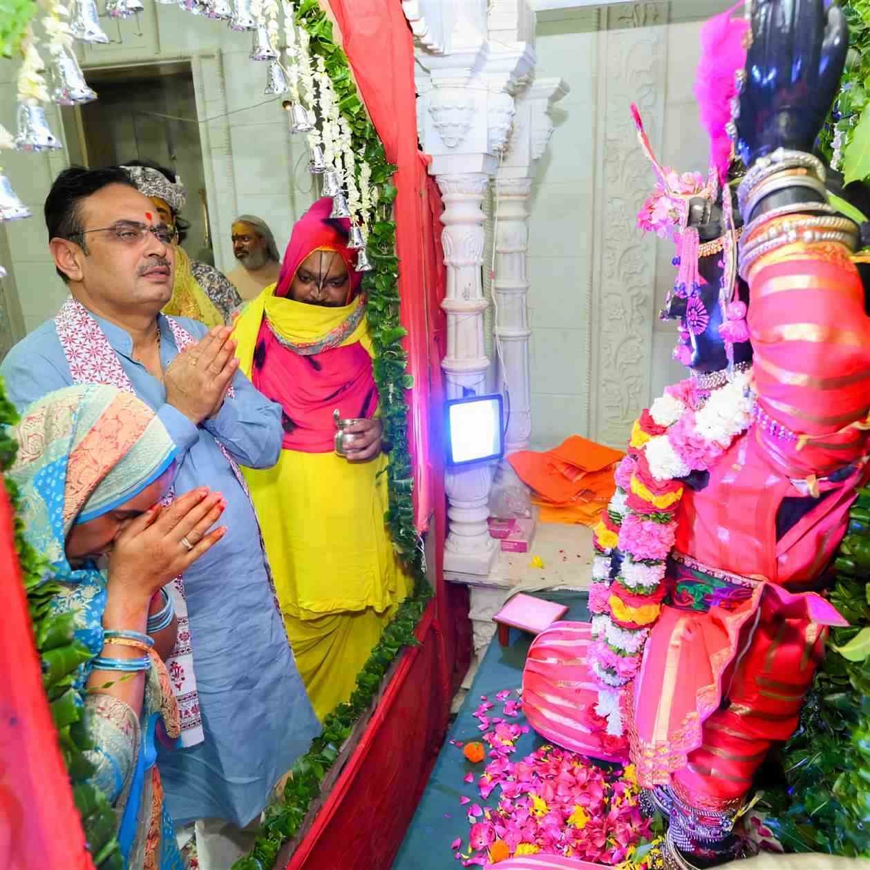 Chief Minister Shri Bhajanlal Sharma Offers Prayers at Shrinathji Temple in Poonchri ka Lautha