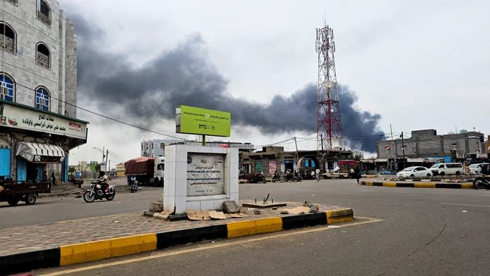 Yemeni Government Forces Strike Houthi Positions Near Bab al-Mandab