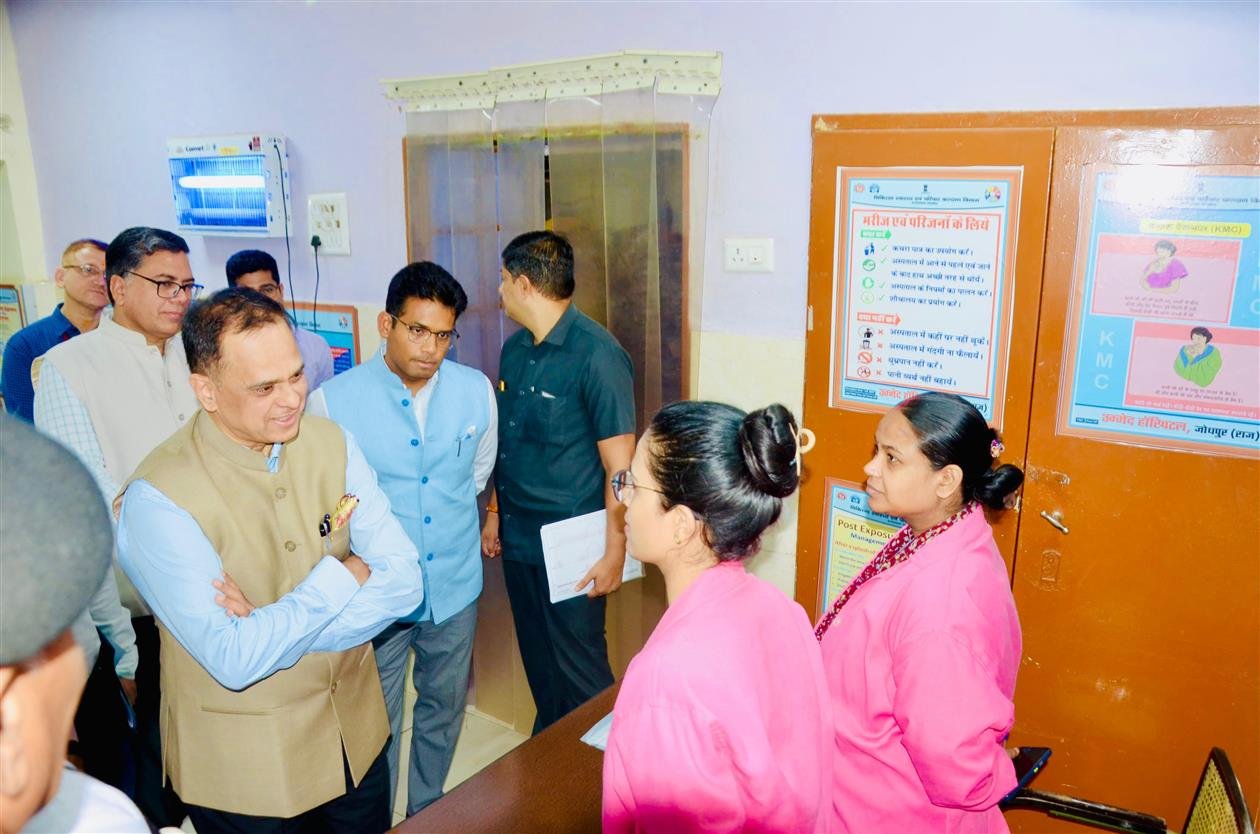 Chief Secretary V. Srinivas Inspects Umaid Hospital in Jodhpur