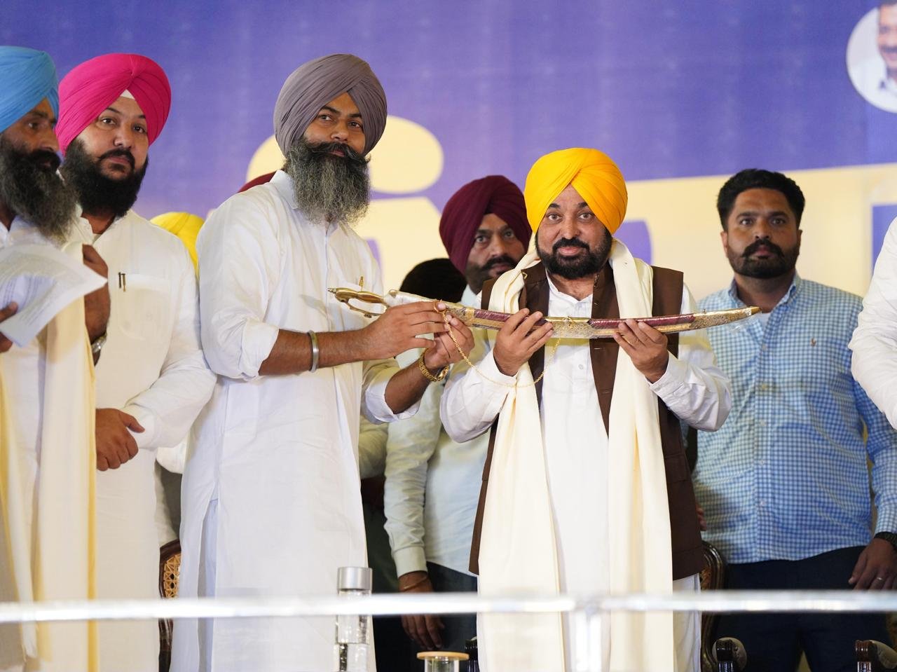 Gurpreet Singh Sekhon Joins AAP Along With Thousands of Supporters