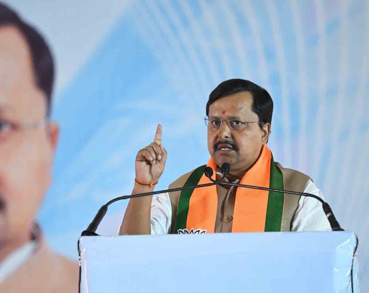 Vande Mataram Row: Congress Hits Back at BJP Chief Nitin Nabin Over Rahul Gandhi Remarks, BJP Defends Its President