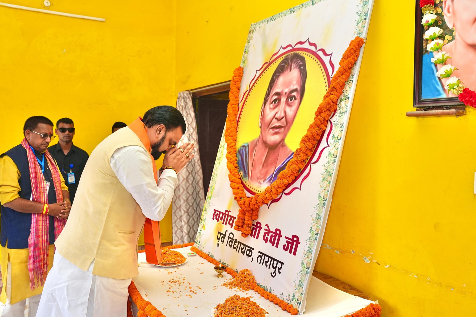 Chief Minister Pays Tribute to His Mother, Former Tarapur MLA Late Parvati Devi Ji, on Her Death Anniversary