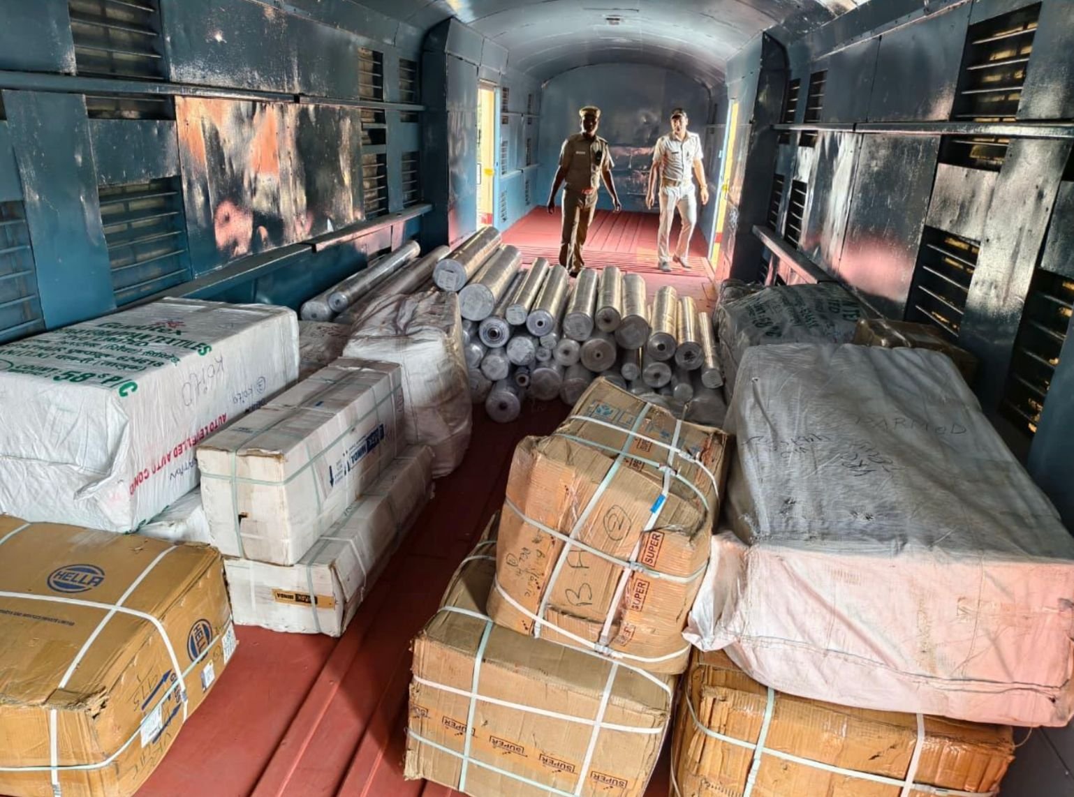 Delhi GST Department Seizes Goods Worth Around Rs 5 Crore at Nizamuddin Railway Station