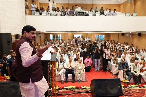 Everyone Takes Pride in Sindhi Community for Preserving Its Identity and Heritage Despite Adversities and Struggles: CM Dr. Yadav