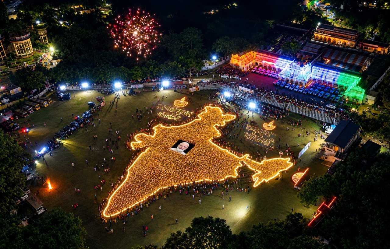 ‘Aashirwad Ka Diya’ Takes Shape on India Map as 51,000 Lamps Are Lit Together