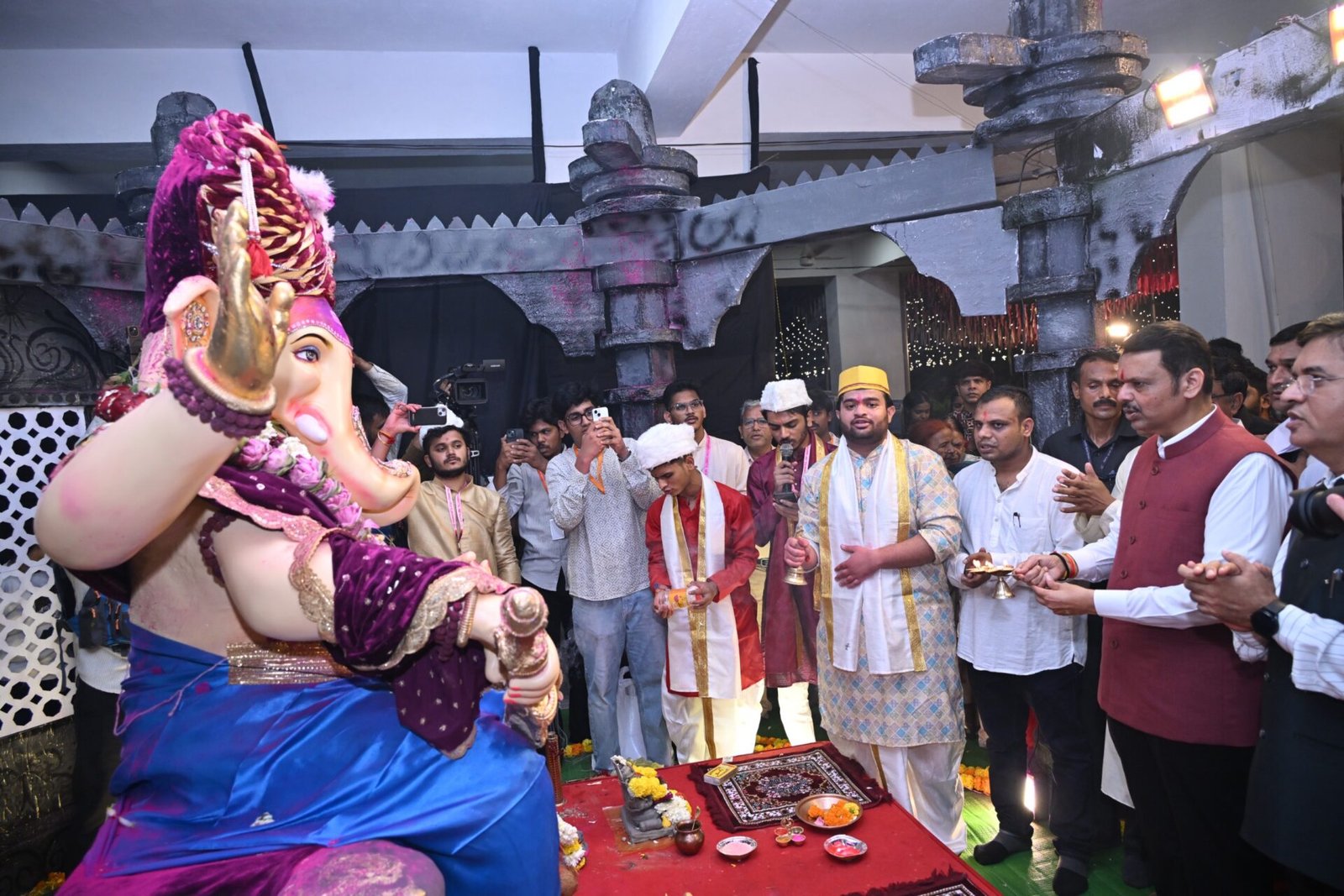 Chief Minister Devendra Fadnavis Visits Various Ganeshotsav Mandals in Nagpur