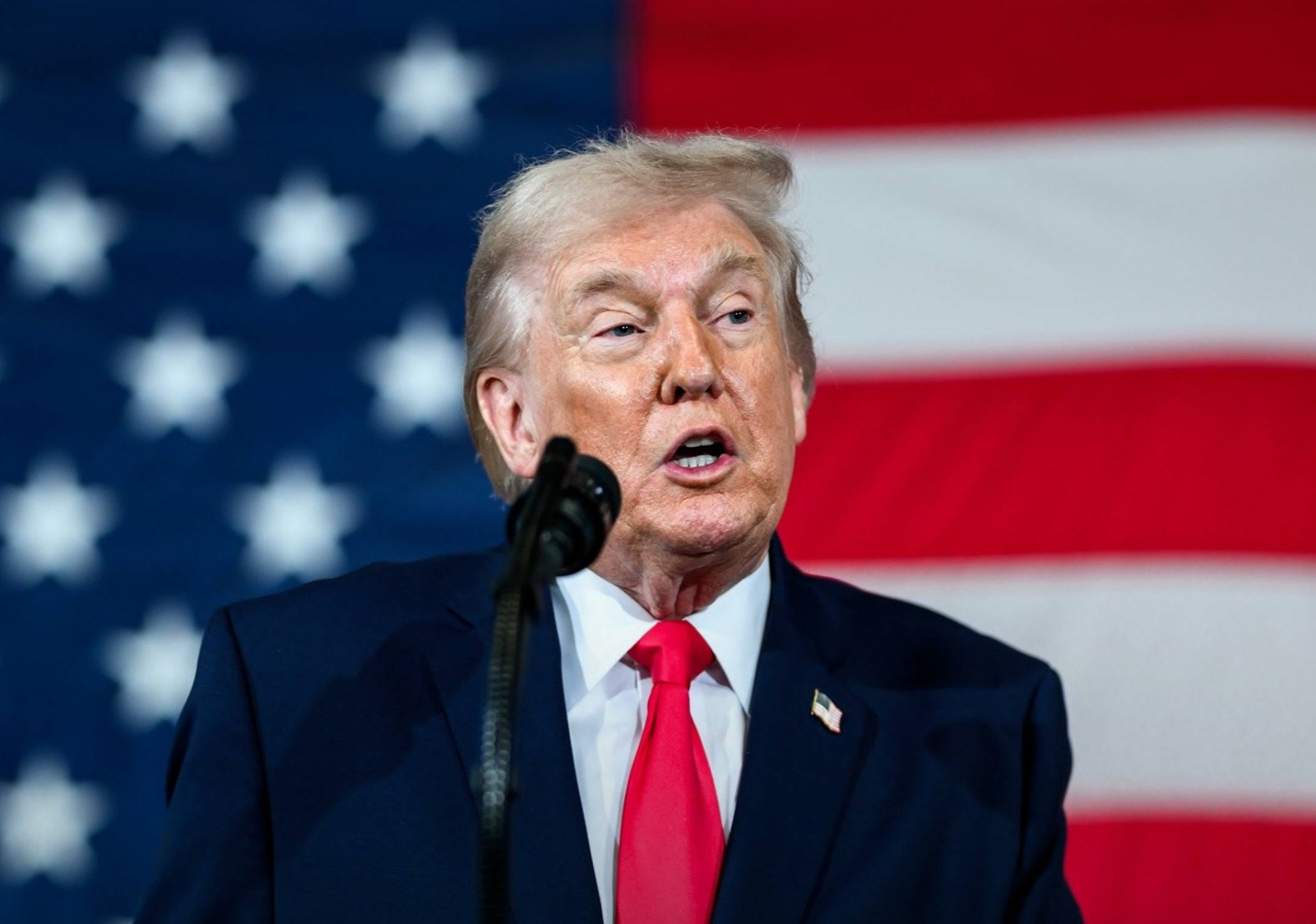 Trump Signs Law Expanding Russia Sanctions, Tariffs on Major Buyers of Russian Energy