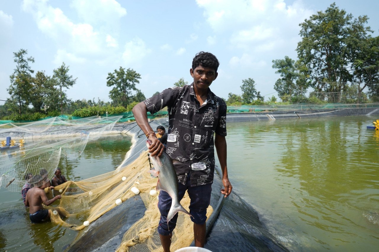 Seva Sankalp Abhiyan: PM Matsya Sampada Yojana Transforms Hemlal Churendra’s Economic Condition