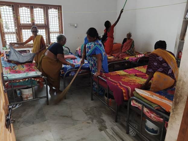 Senior Citizens at SAIDS Old Age Home, Adilabad Telangana Participate in Swachhata Campaign