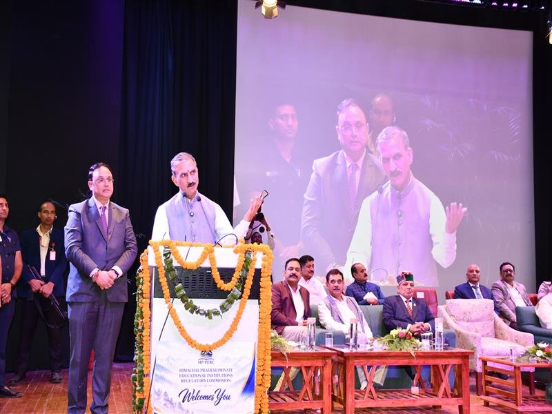 CM urges universities to promote research aligned with needs of state