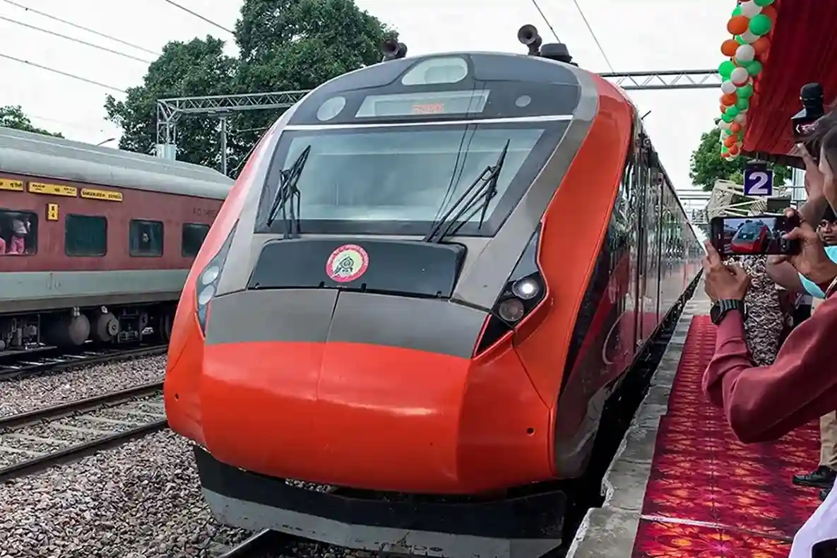 Indian Railways Approves ₹223 Crore for Kavach 4.0 on 614.75 Route Kilometres of Varanasi Division