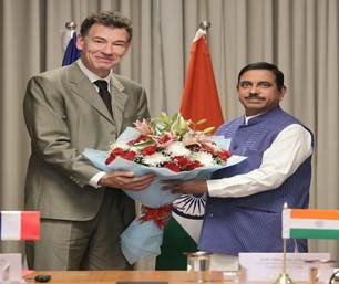 Pralhad Joshi holds bilateral meeting with H.E. Mr. Philippe Baptiste, Minister of Higher Education, Research and Space of France, in New Delhi