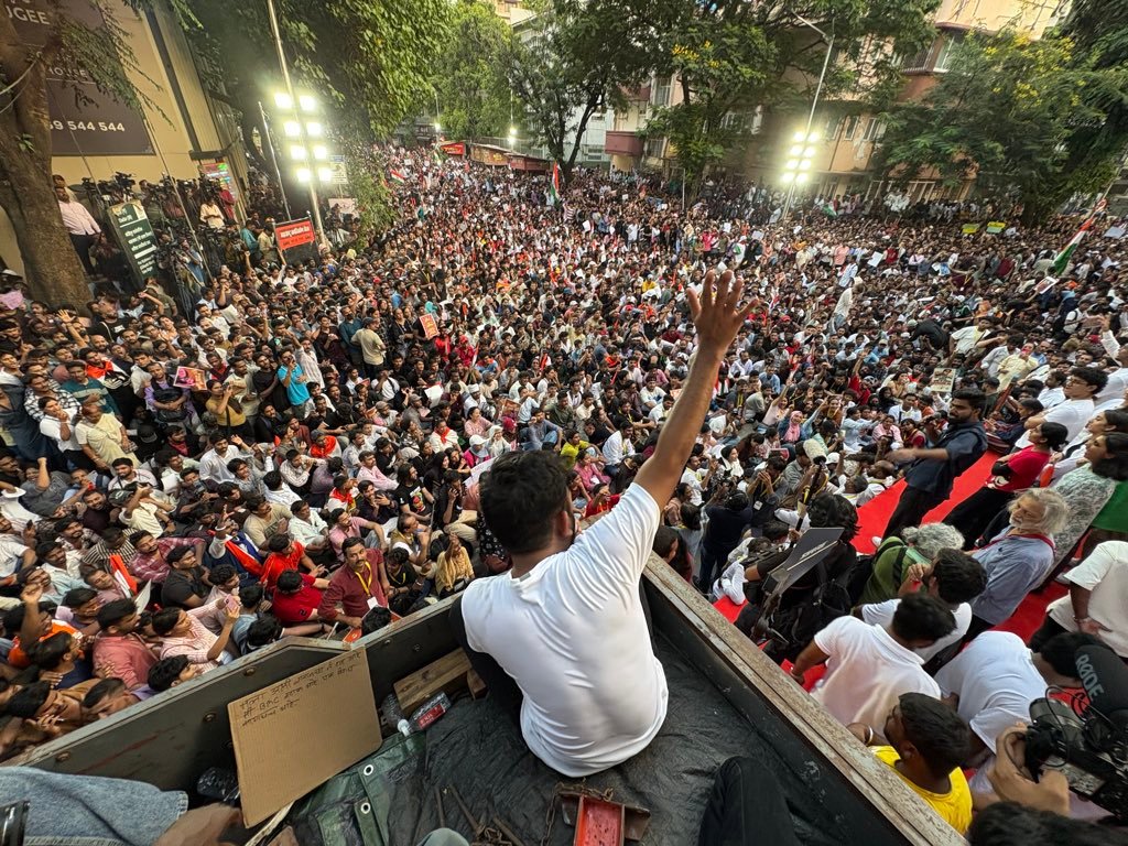Saffron-Muffler Group Triggers Brief Tension at CJP Protest in Mumbai