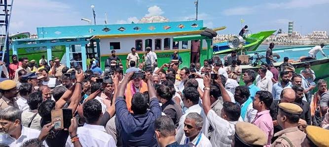 Pattinapakkam Fishermen to Hold Black Flag March Against Proposed Tamil Nadu Secretariat Complex