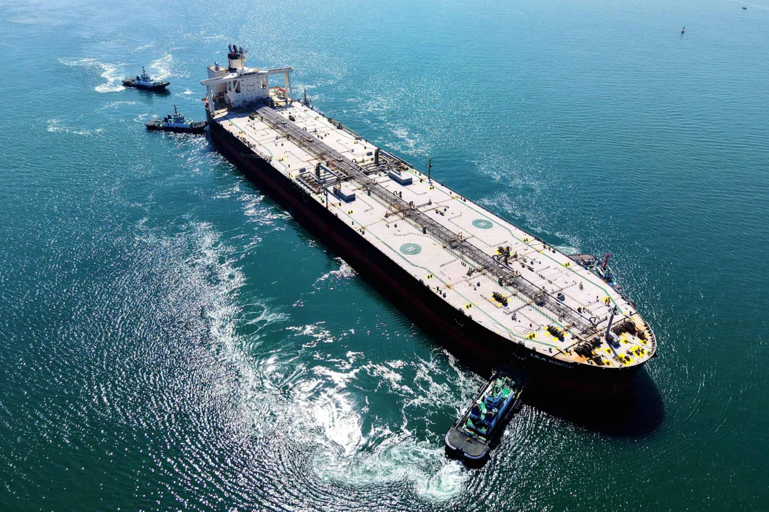 Iraq Moves 2 Million Barrels of Crude Beyond Strait of Hormuz in Major Shipping Operation