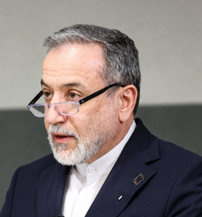 Iran Says Diplomacy Only Way to End Conflict as Trump Predicts Quick War End