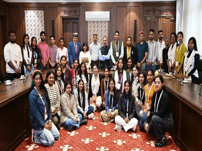 47 students from Odisha call on Chief Minister