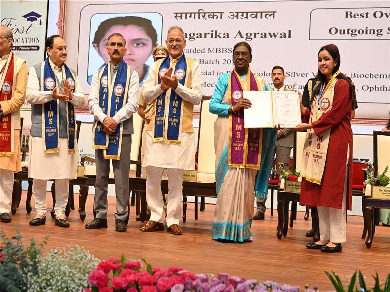 President and Governor confers degrees on first graduating batch of AIIMS Bilaspur