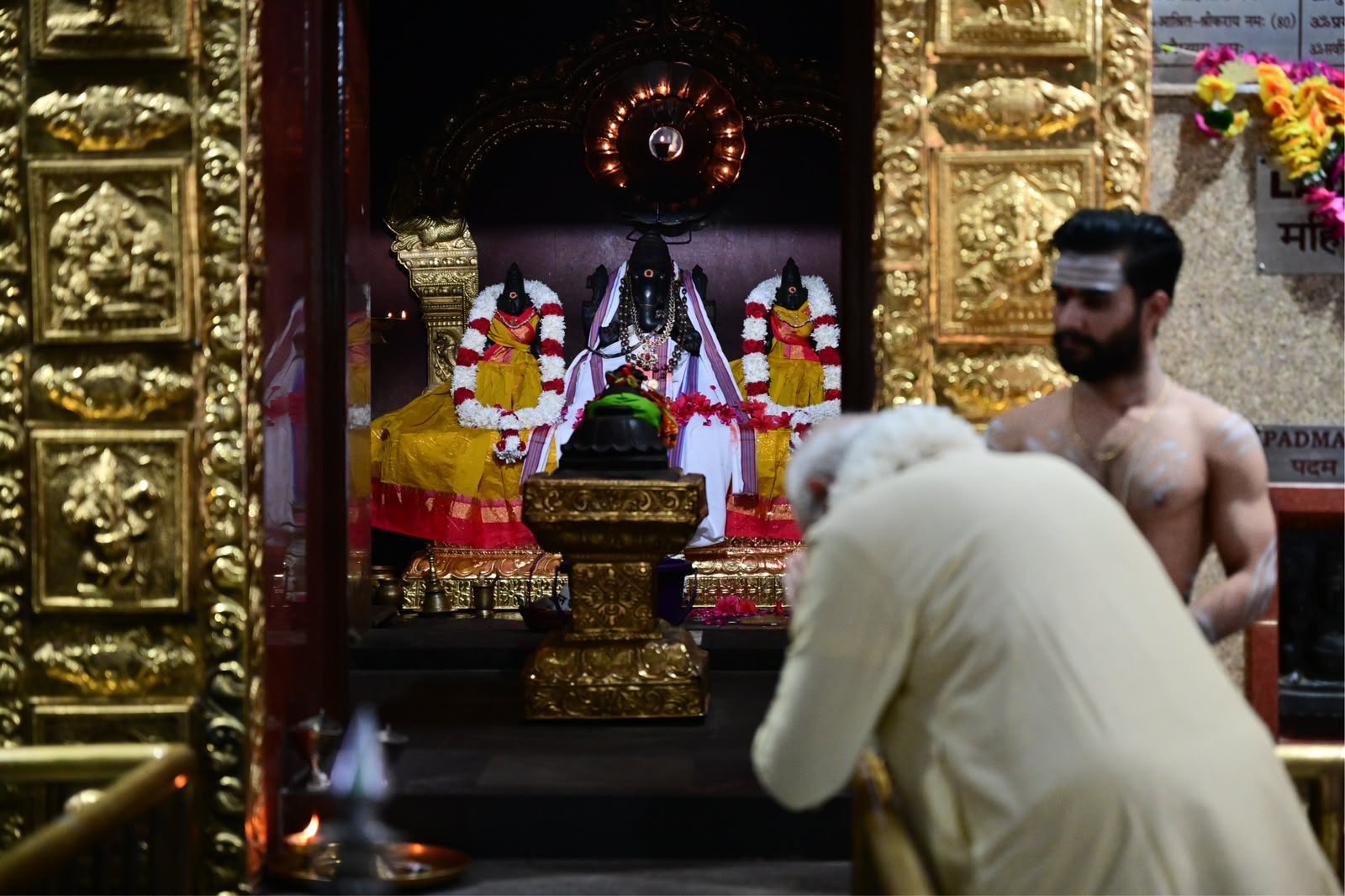 PM Modi Offers Prayers at Delhi Temple as He Completes 25 Years in Public Service