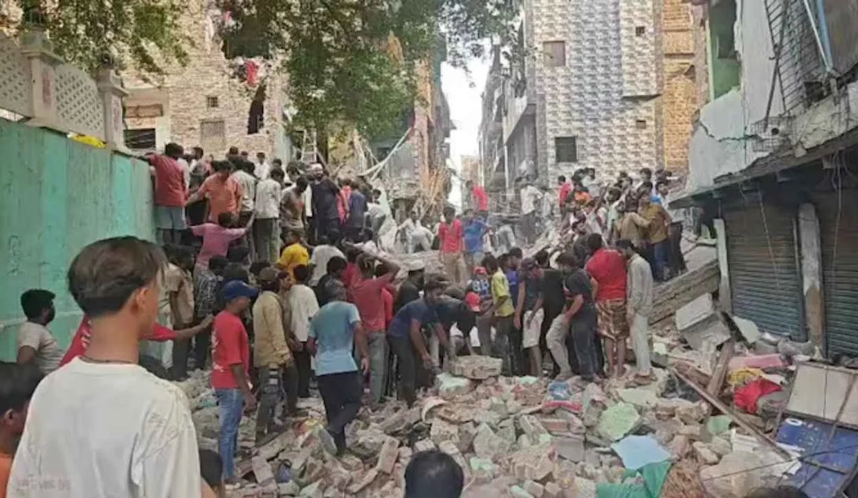 Multi-Storey Building Partially Collapses in Delhi’s Seemapuri, Several Feared Trapped