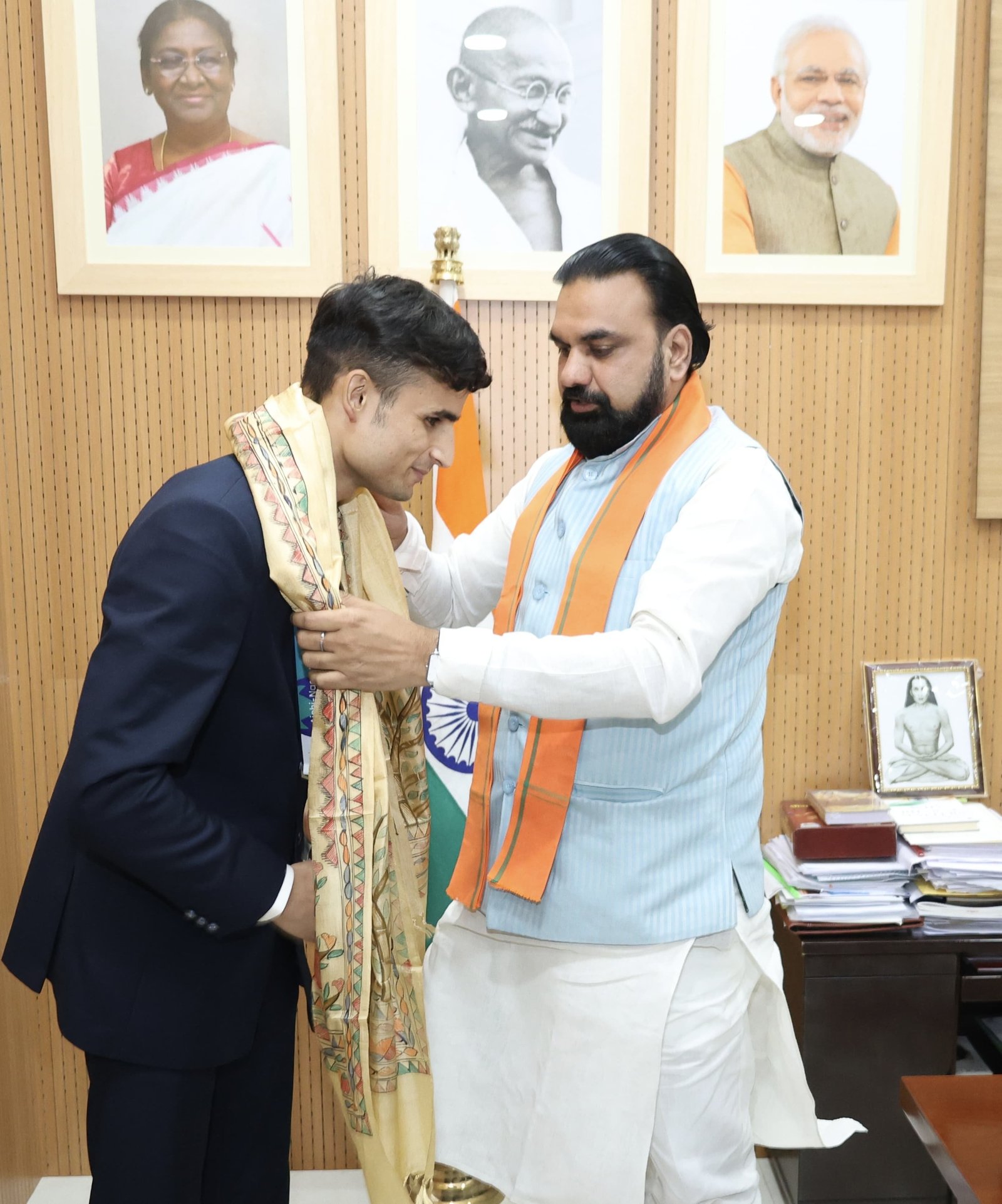 CM Samrat Choudhary Felicitates Asian Games Kabaddi Gold Medallist Bobby Kumar