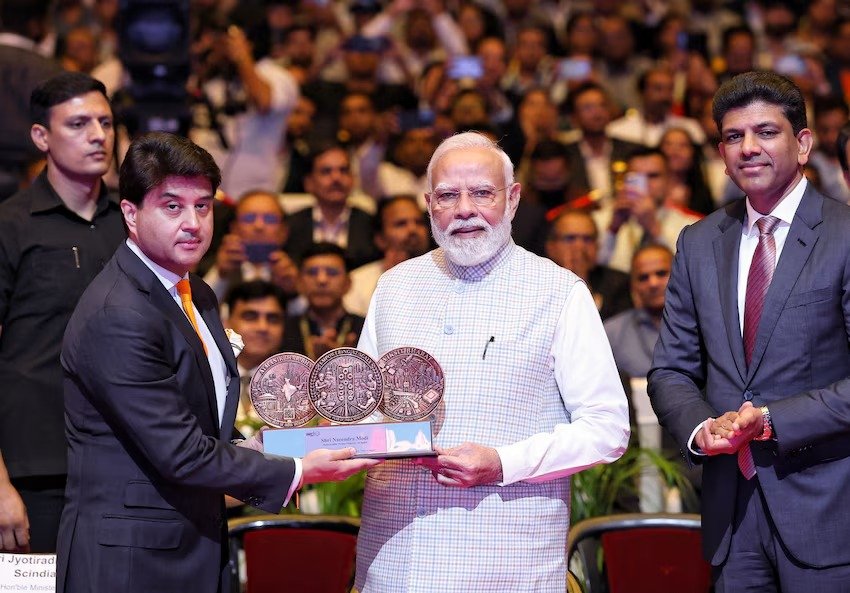 PM Modi Says Mobile Connectivity Has Become a Tool of Good Governance
