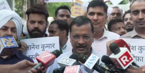 Kejriwal, Annie Raja and Akhilesh Yadav Condemn Police Action Ahead of CJP Protest in Delhi