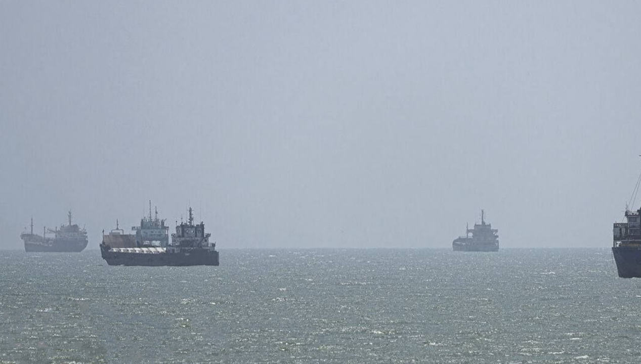 Iran Claims Oil Supertanker Explodes After Hitting Naval Mines in Strait of Hormuz