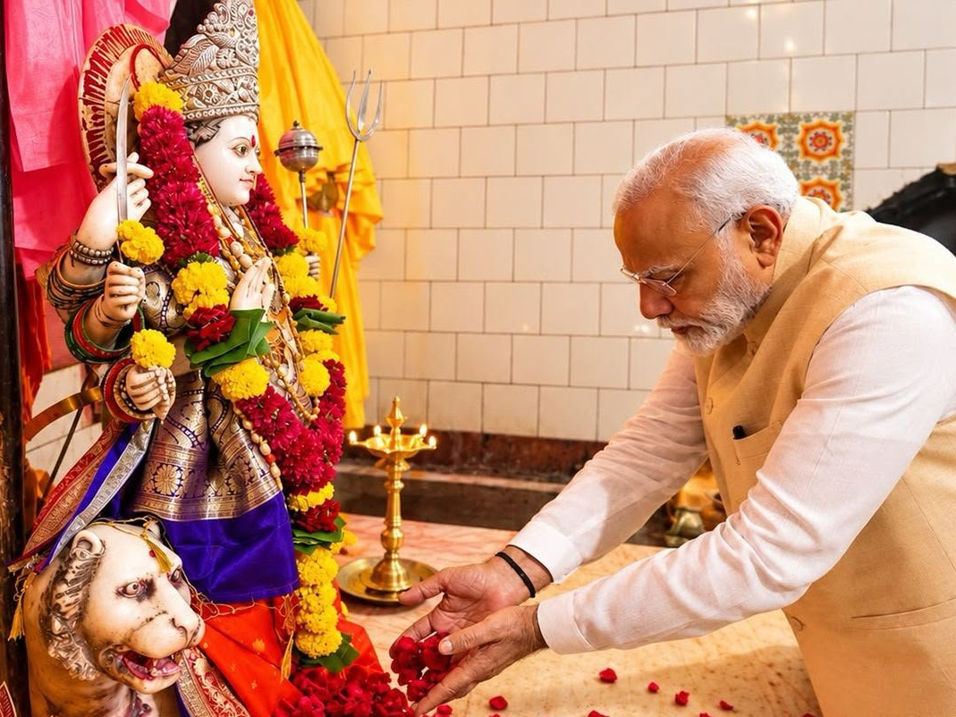 PM Modi, Delhi CM Rekha Gupta Extend Navratri Greetings, Pray for Peace and Prosperity