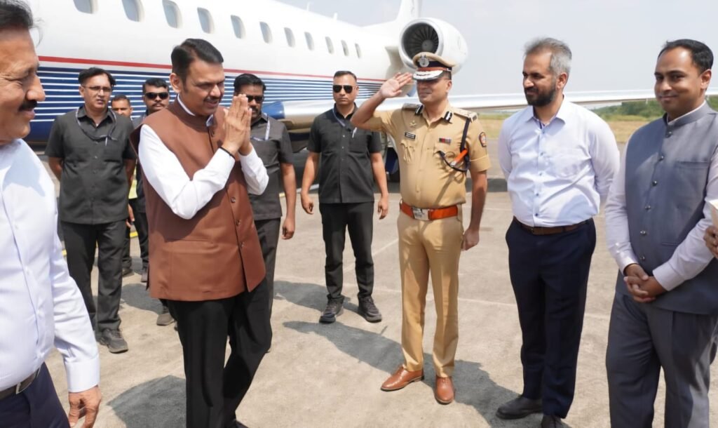 Chief Minister Devendra Fadnavis Arrives at Ozar Airport, Receives Welcome