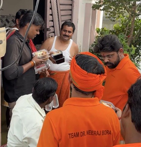 Navratri Day One: Dr Neeraj Bora’s Team Distributes Relief Supplies to Flood-Hit Families in Lucknow