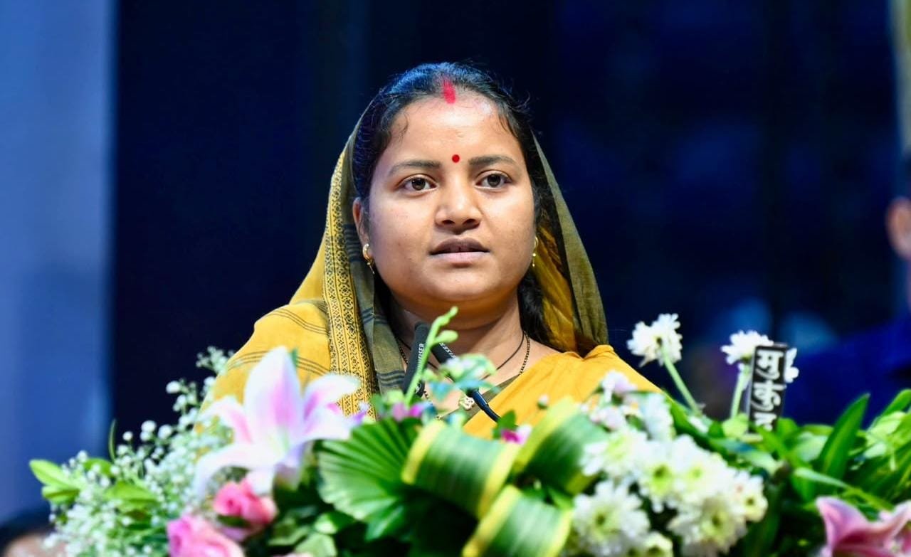 Minister Laxmi Rajwade Takes Strict Action Over Poor Condition of PMGSY Roads