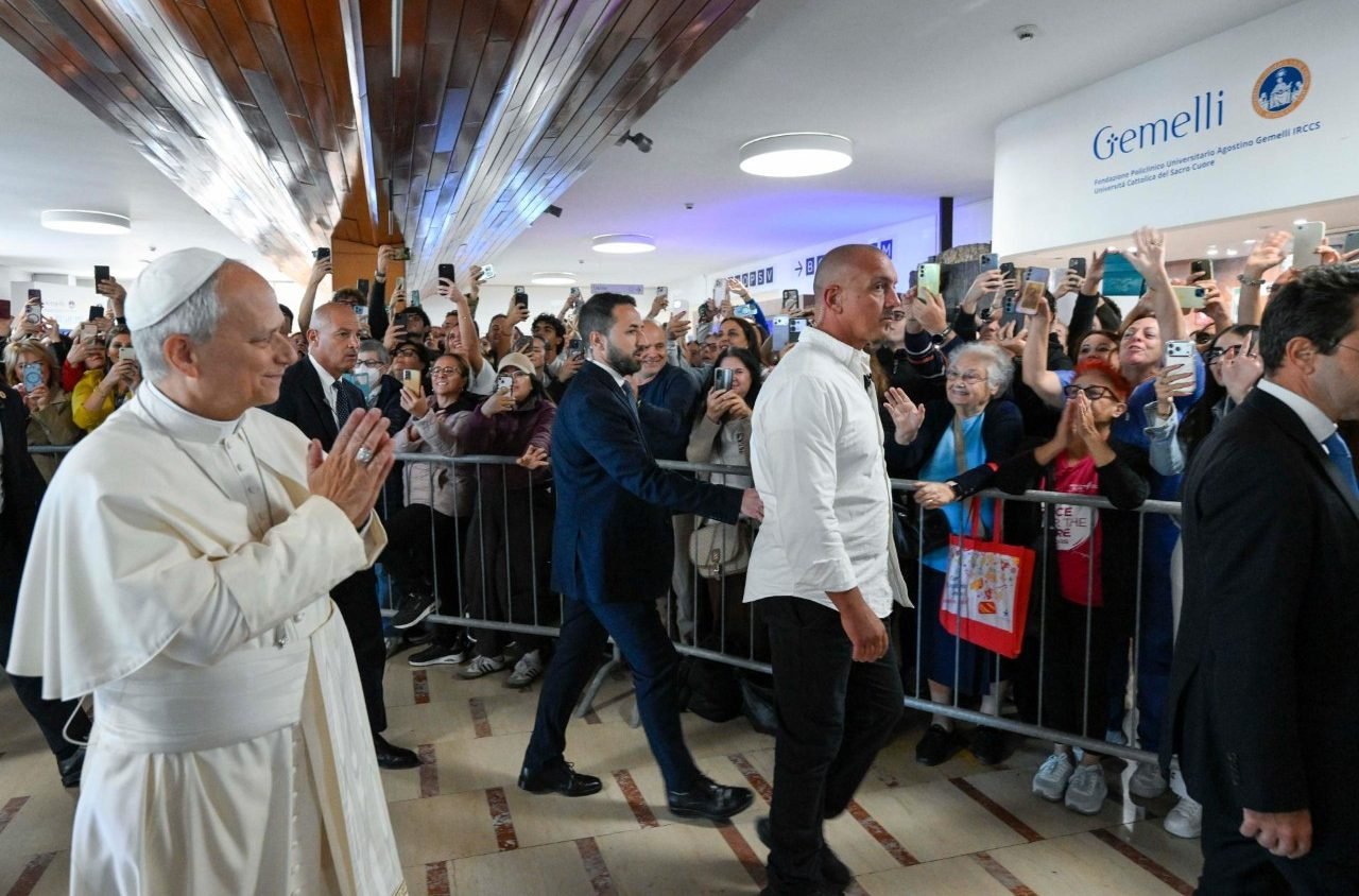Pope Leo XIV Diagnosed With Lung Cancer After Successful Surgery in Rome
