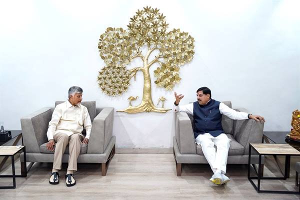 CM Dr. Yadav Meets AP CM Naidu