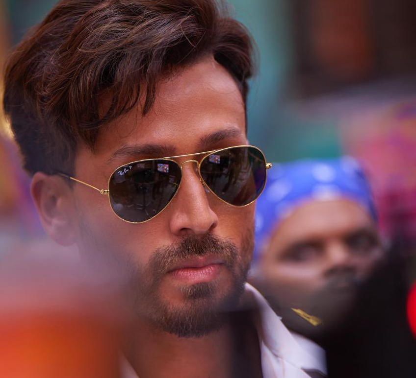 Tiger Shroff Escapes Unhurt as Gunmen Open Fire at His Car in Mumbai; Bishnoi Gang Claims Responsibility