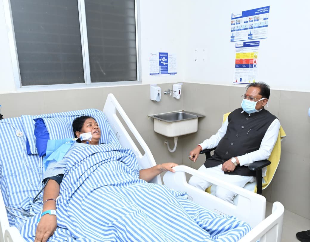 Chief Minister Vishnu Deo Sai Inquires About MLA Raimuni Bhagat’s Health, Wishes Her a Speedy Recovery