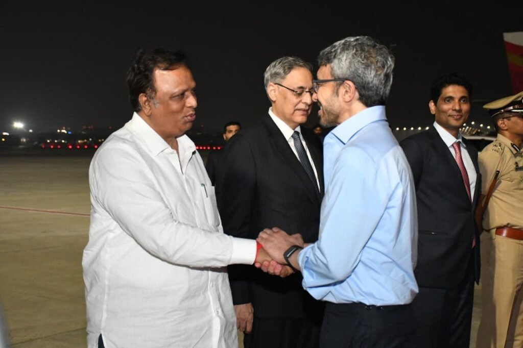 UAE Deputy Prime Minister Sheikh Abdullah bin Zayed Al Nahyan Departs from Mumbai Airport