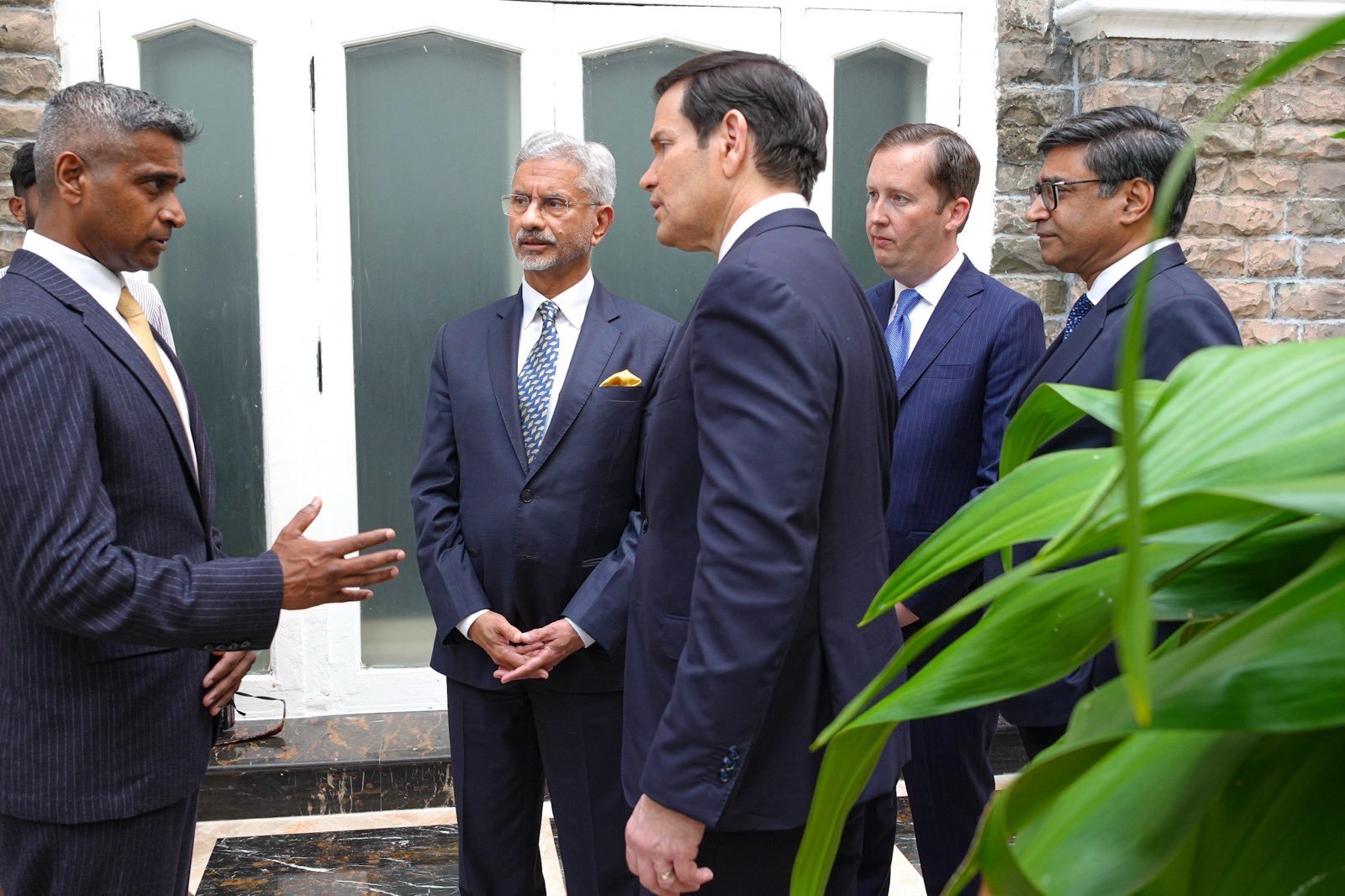 Marco Rubio Meets 26/11 Survivor Staffer at Mumbai’s Taj Hotel, Pays Tribute to Attack Victims