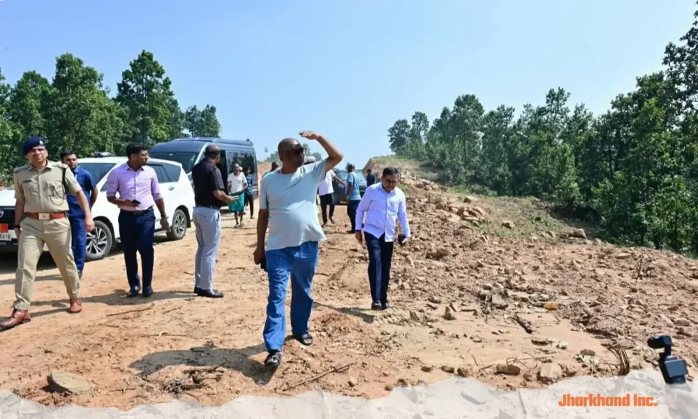 Jharkhand Chief Minister Hemant Soren Inspects Under-Construction Kasmar–Barlanga Main Road
