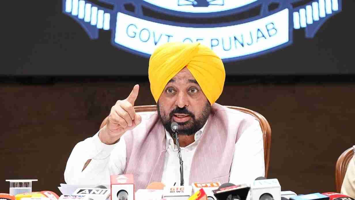 Delhi Airport Officials Detained Me for 2 Hours Citing Pressure from Above: CM Bhagwant Singh Mann