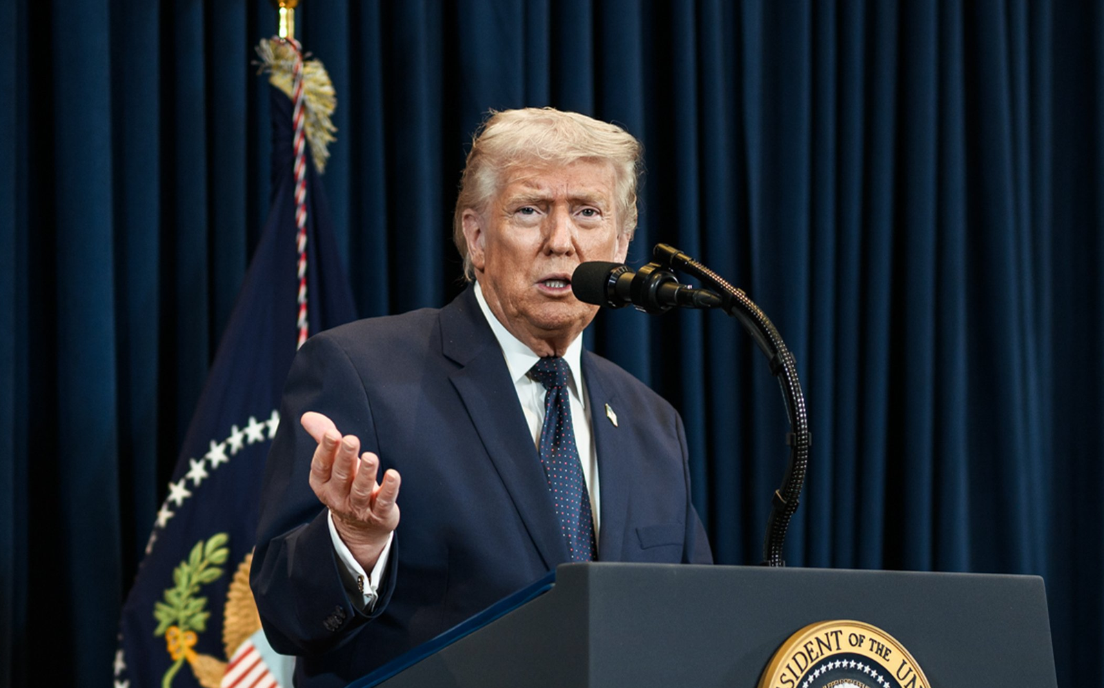 Trump Backs Local Approval for Data Centres, Says Communities Should Share Economic Benefits