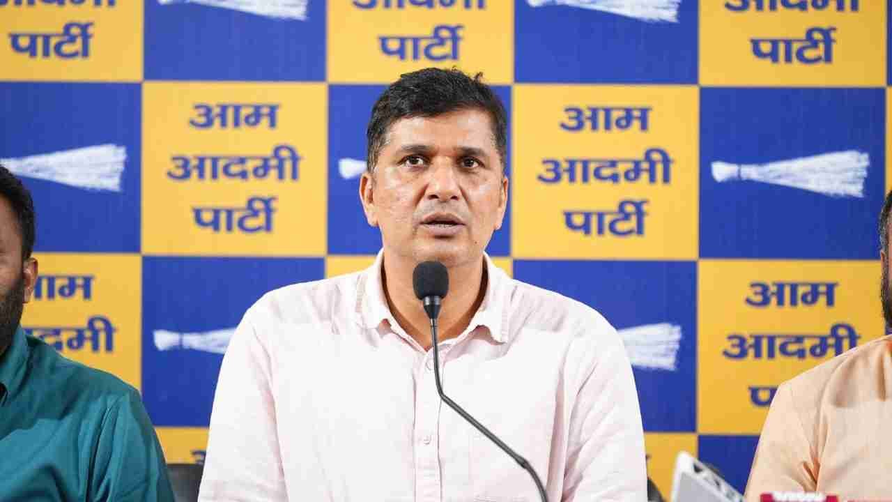 Students Still Waiting for Textbooks as Academic Year Nears End, Says Saurabh Bharadwaj