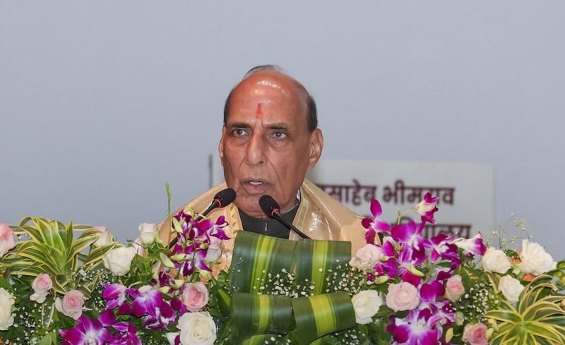 Rajnath Singh Slams Mallikarjun Kharge’s Remarks Against PM Modi, Calls Them ‘Extremely Unfortunate’
