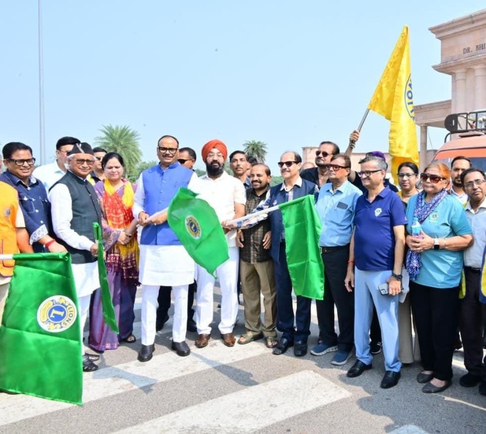 Brajesh Pathak Flags Off 2,000 Ration Kits for Flood-Affected Families in Uttar Pradesh