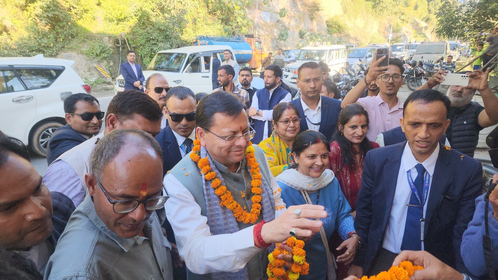CM Pushkar Singh Dhami Interacts with Locals at Maletha in Kirti Nagar on Return to Dehradun