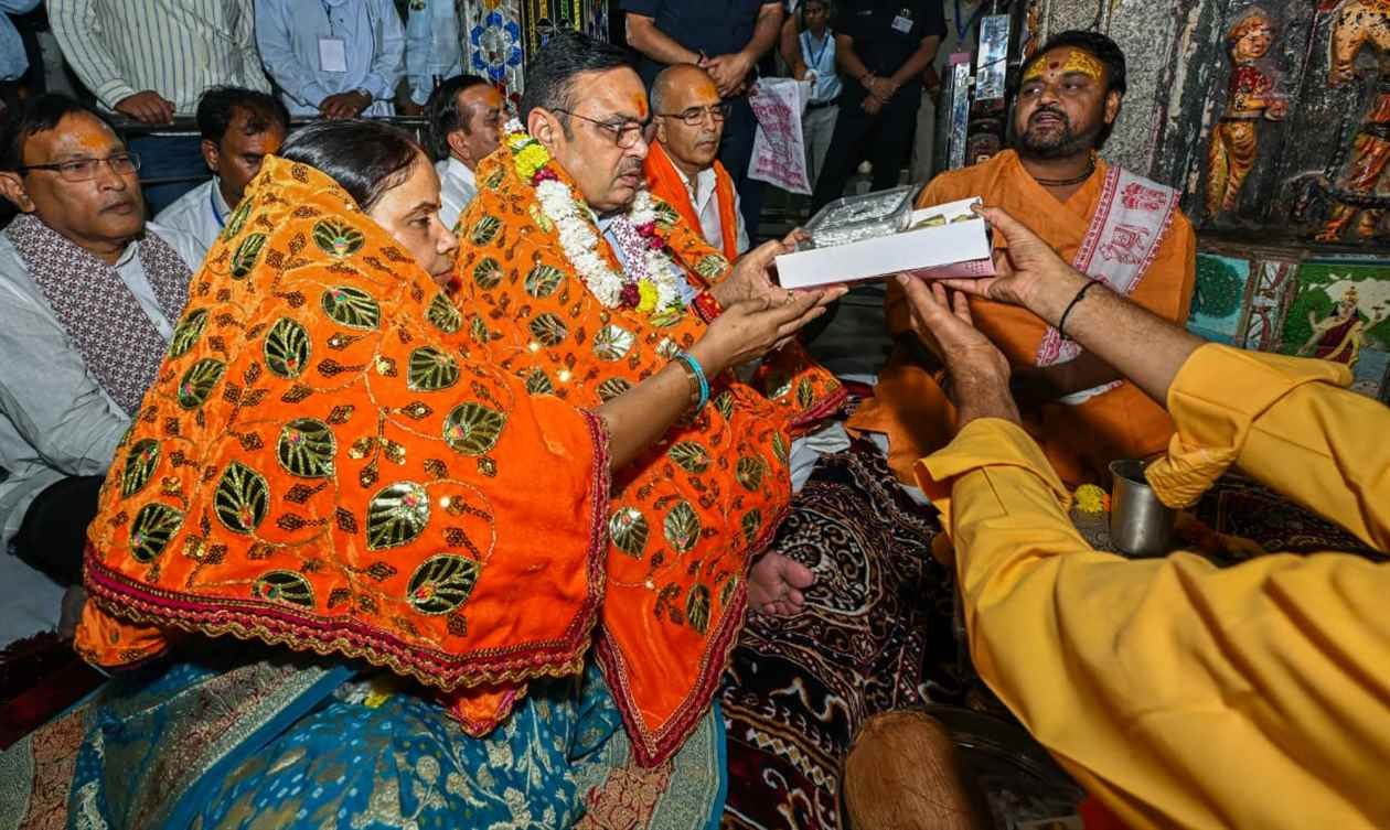 Rajasthan CM Bhajanlal Sharma Offers Prayers at Diggi Kalyanji Temple