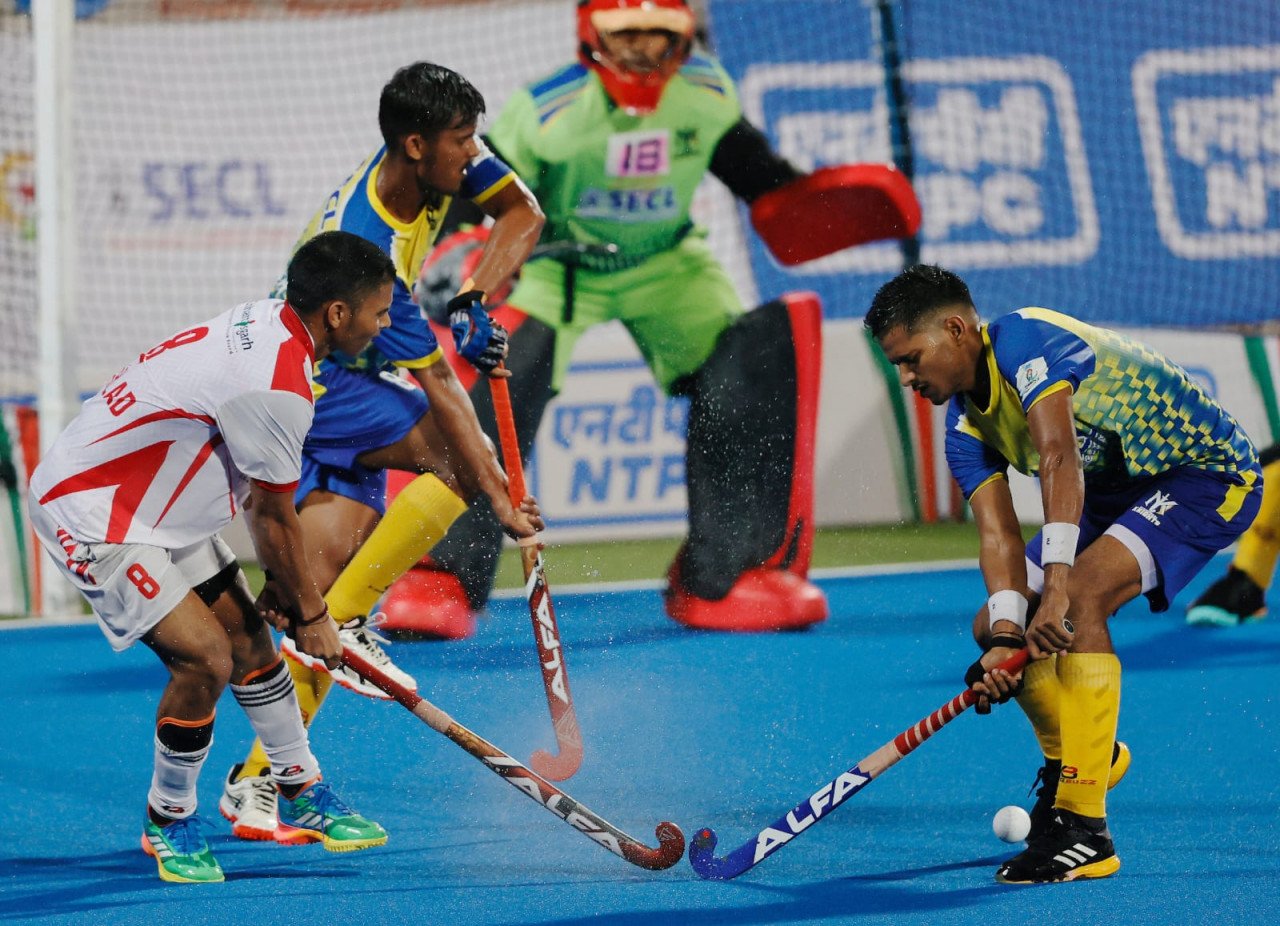 Strong Defensive Display by Nyaydhani Knights and Mainpat Titans as Match Ends in 1-1 Draw